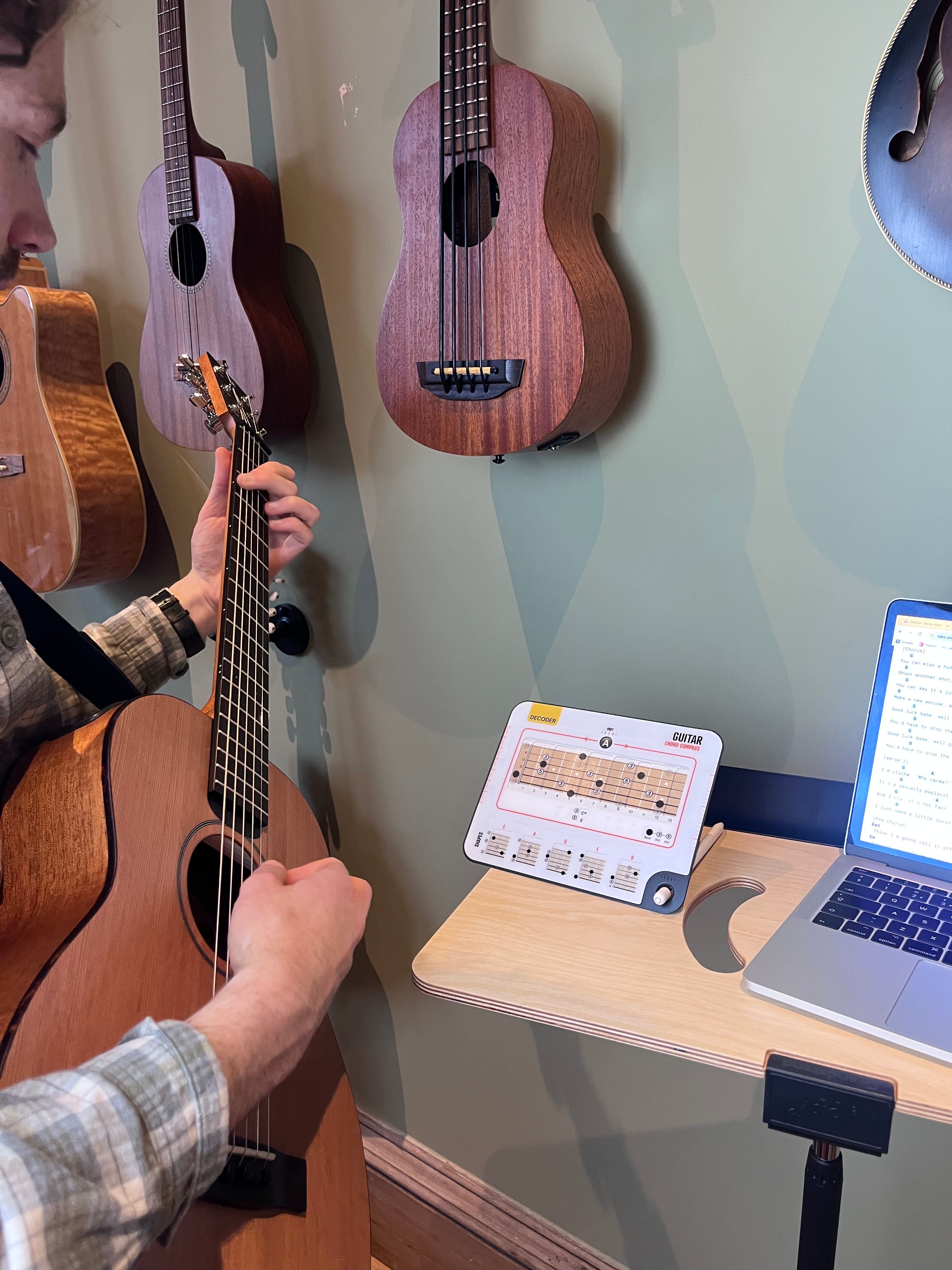 How-to-Use-Decoder-Chord-Compass-for-Guitar Noisy Clan