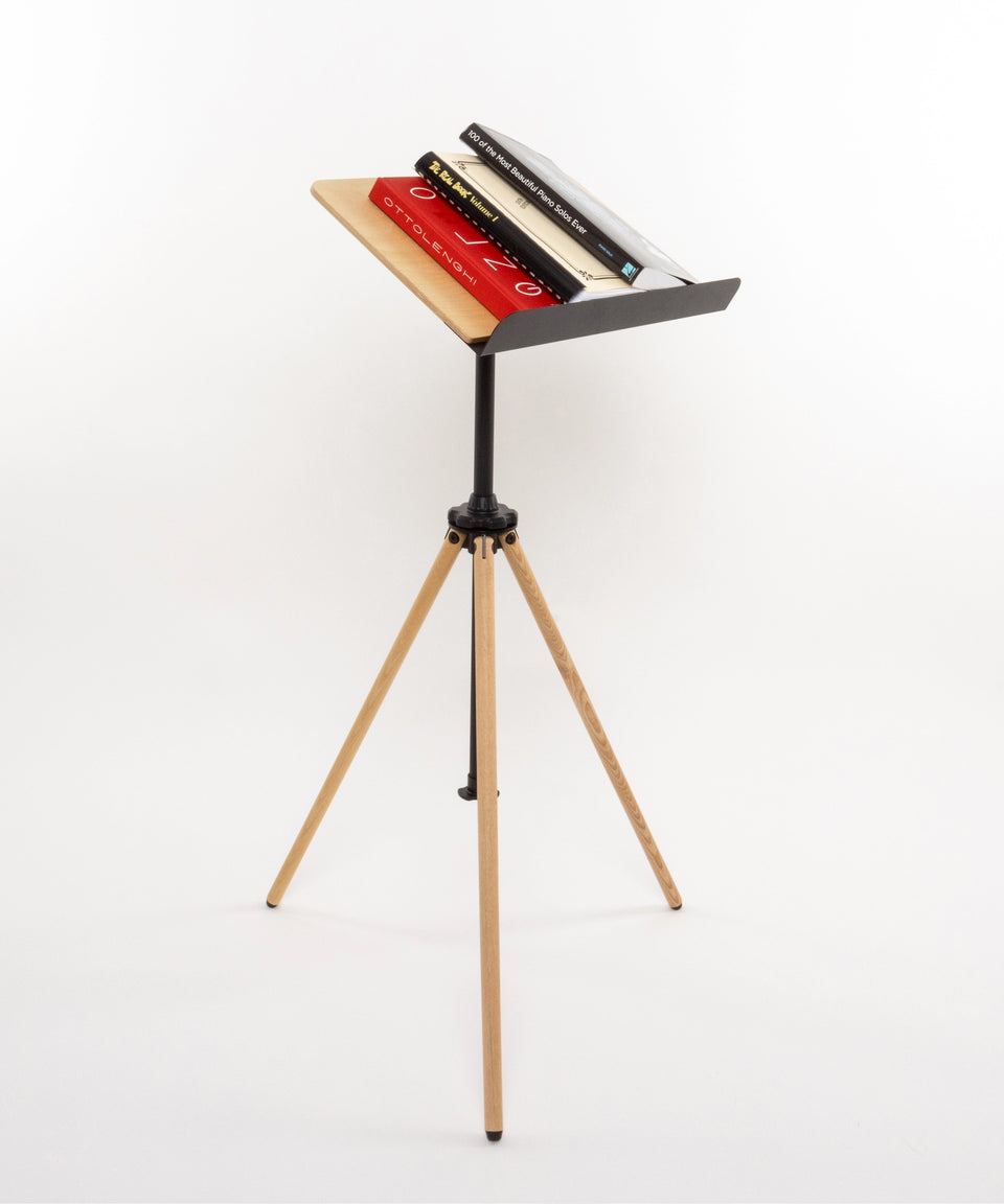 Tripod 24 Noisy Clan holds heavy books