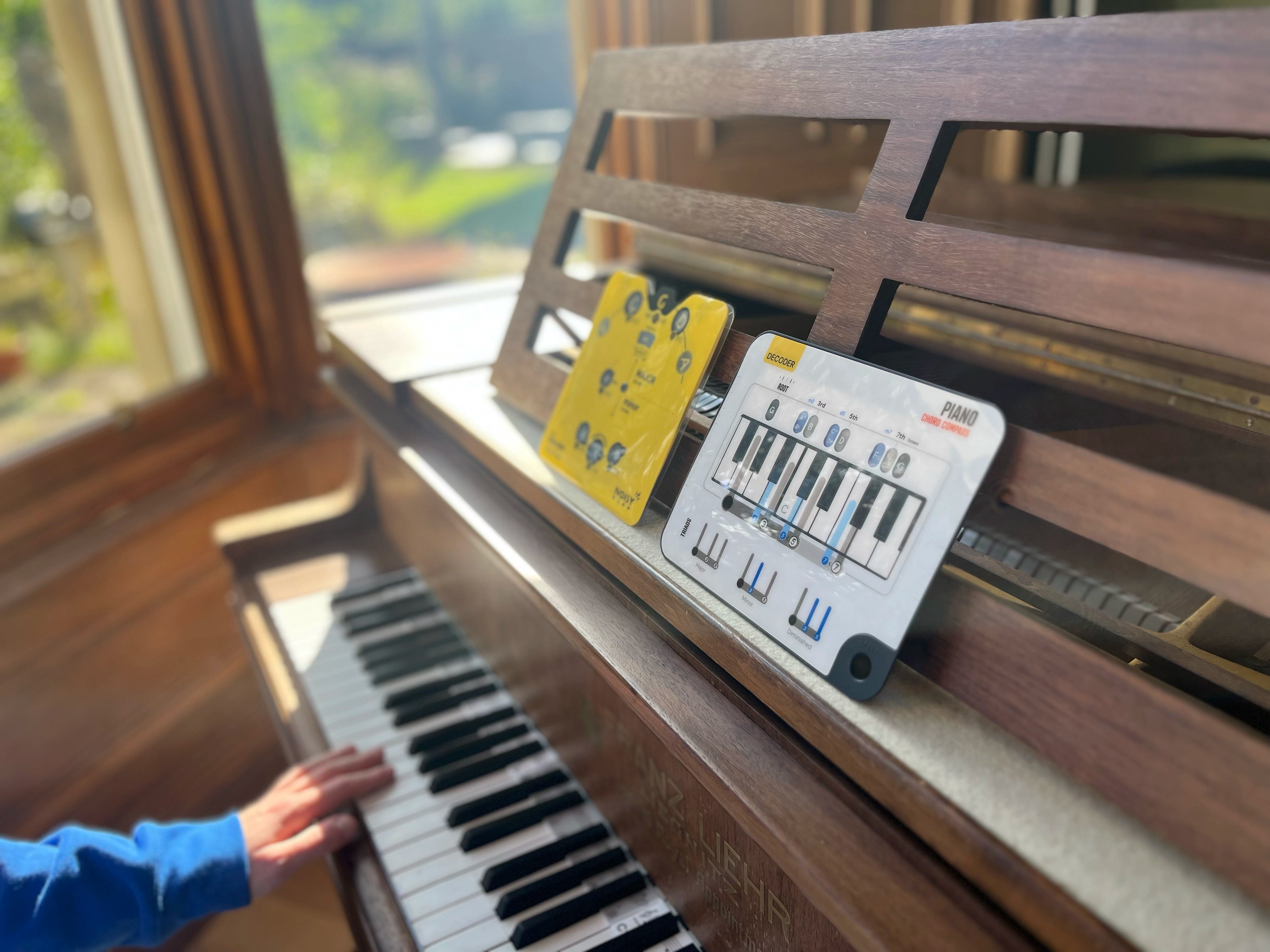 piano chord compass