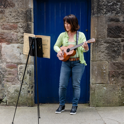 Wee Stand. Music Stand. Noisy Clan